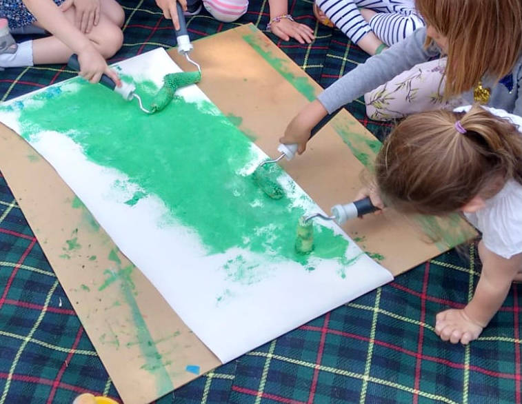 Kids painting