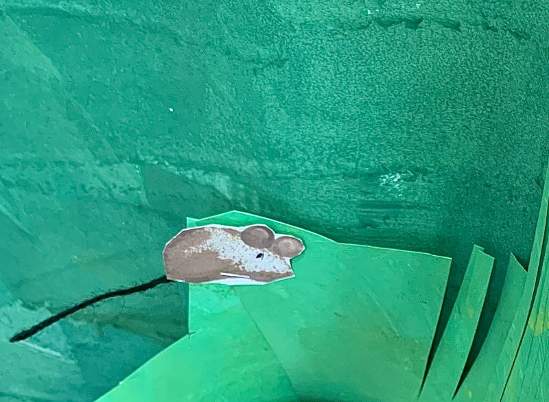 Mouse on green